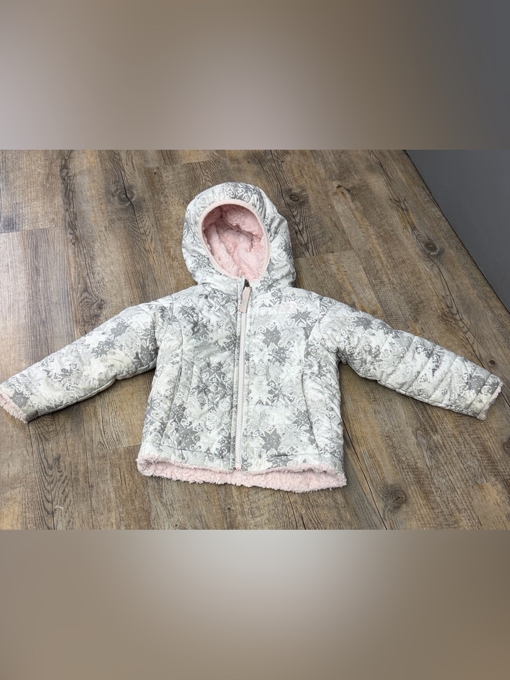 Girls Hooded Winter Puffer Jacket in Light Gray and Pink